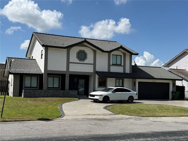 6951 W Wedgewood Ave , Davie, FL 33331