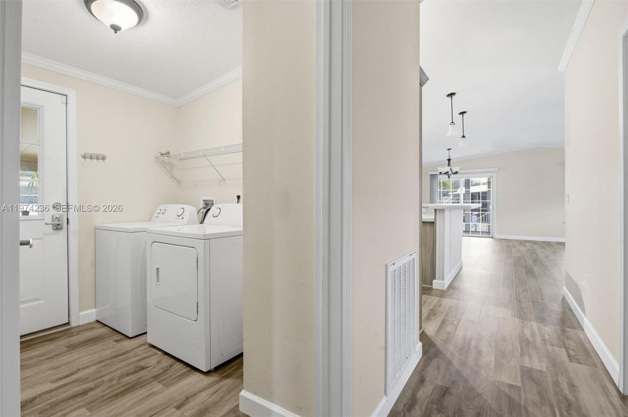 2325 SW 83rd Ave , Davie, FL 33324 Photo