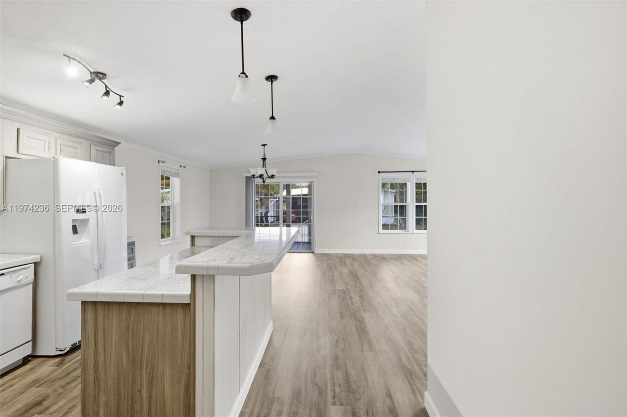 2325 SW 83rd Ave , Davie, FL 33324 Photo