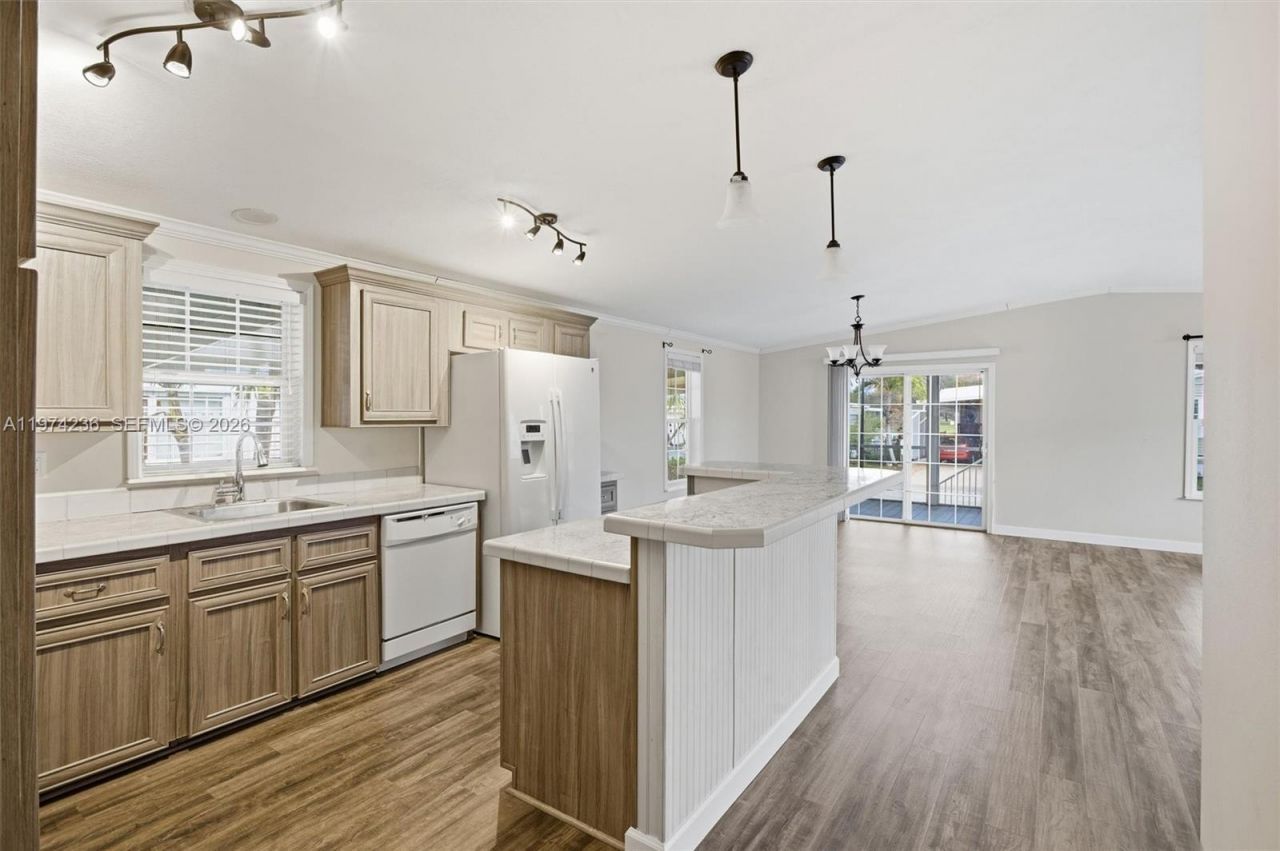 2325 SW 83rd Ave , Davie, FL 33324 Photo