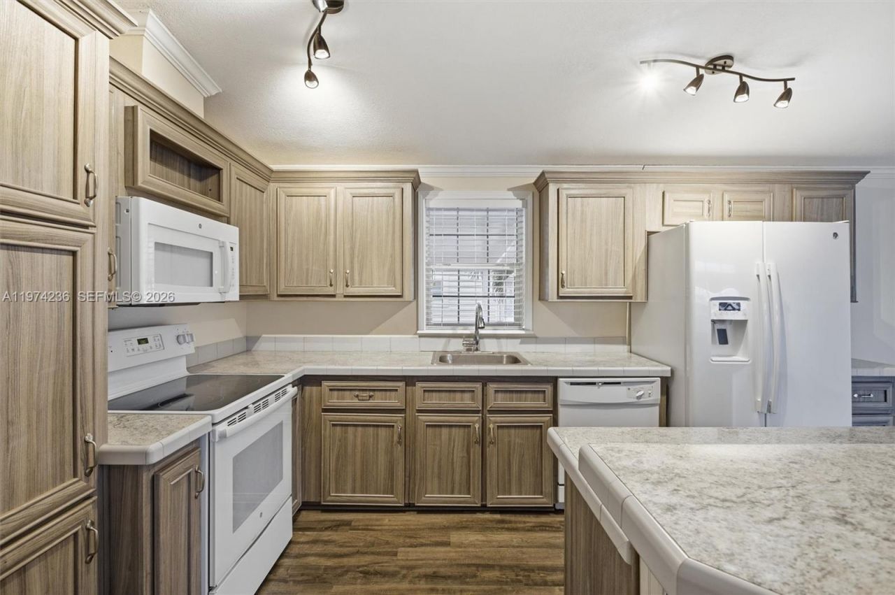 2325 SW 83rd Ave , Davie, FL 33324 Photo