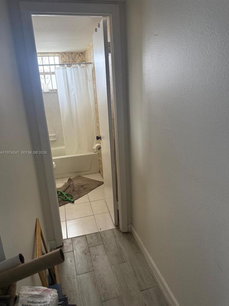 220 SW 9th Ave, Unit 510, Hallandale Beach, FL 33009 Photo