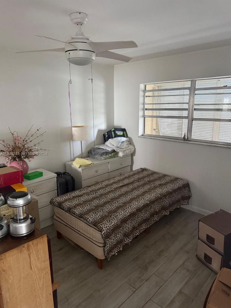 220 SW 9th Ave, Unit 510, Hallandale Beach, FL 33009 Photo