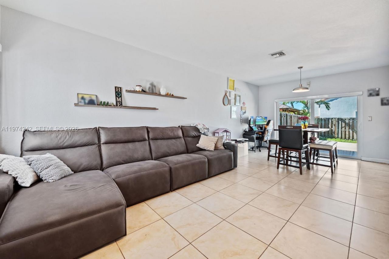 930 SW 147th Ct, Miami, FL 33194 Photo