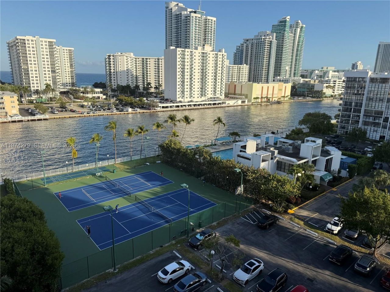 1000 Parkview Dr , Unit 1022, Hallandale Beach, FL 33009 Photo