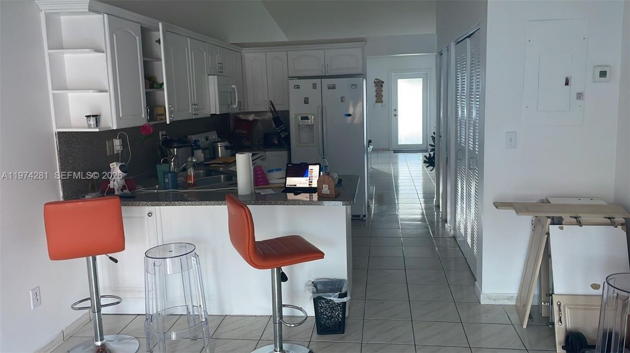 5661 W 21st Ave, Hialeah, FL 33016 Photo