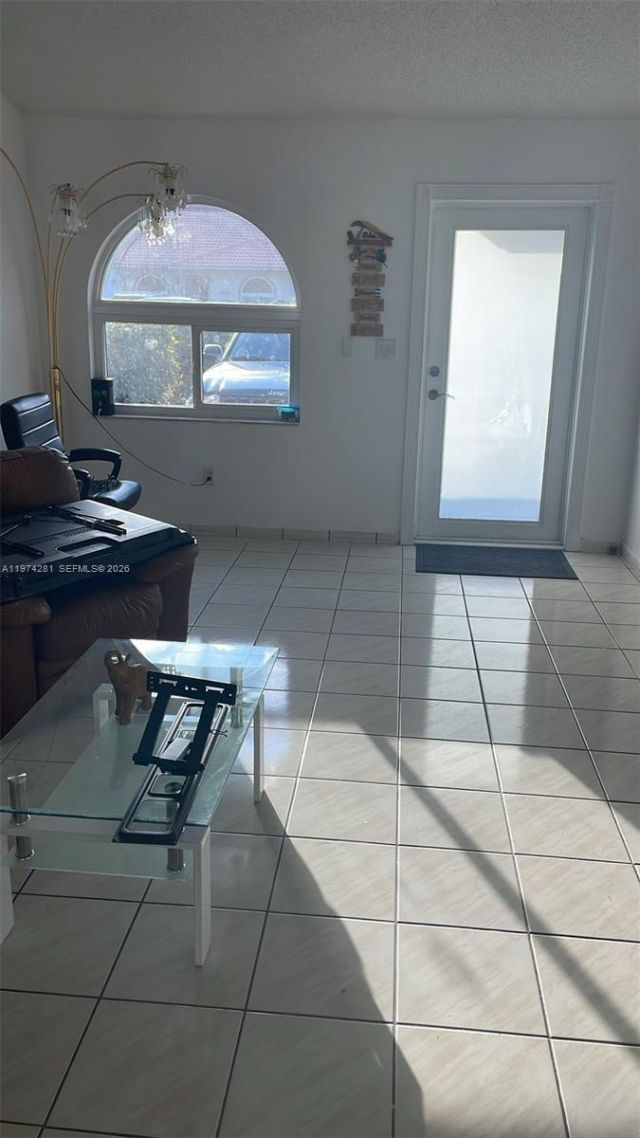 5661 W 21st Ave, Hialeah, FL 33016 Photo