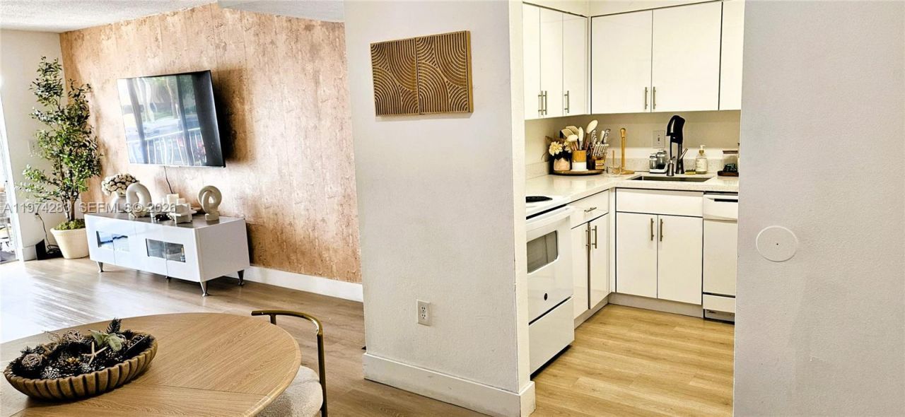 4804 NW 79th Ave, Unit 201, Doral, FL 33166 Photo