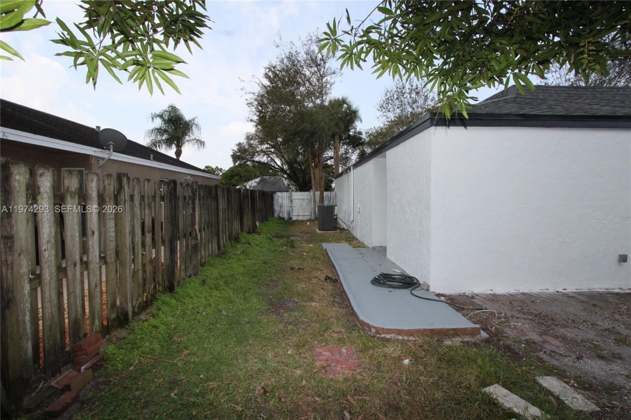 4940 SW 94th Way , Cooper City, FL 33328 Photo