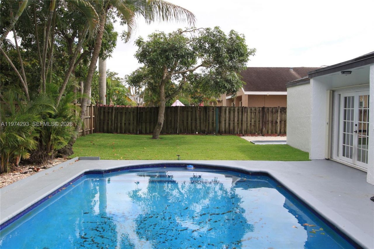 4940 SW 94th Way, Cooper City, FL 33328 Photo