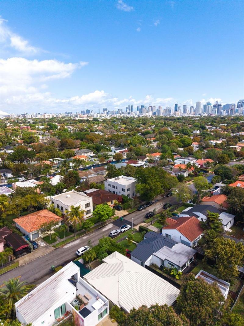 1853 SW 17th St, Unit 3, Miami, FL 33145 Photo