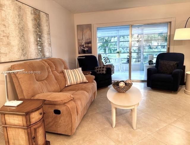 5101 NW 34th St , Unit 101, Lauderdale Lakes, FL 33319 Photo