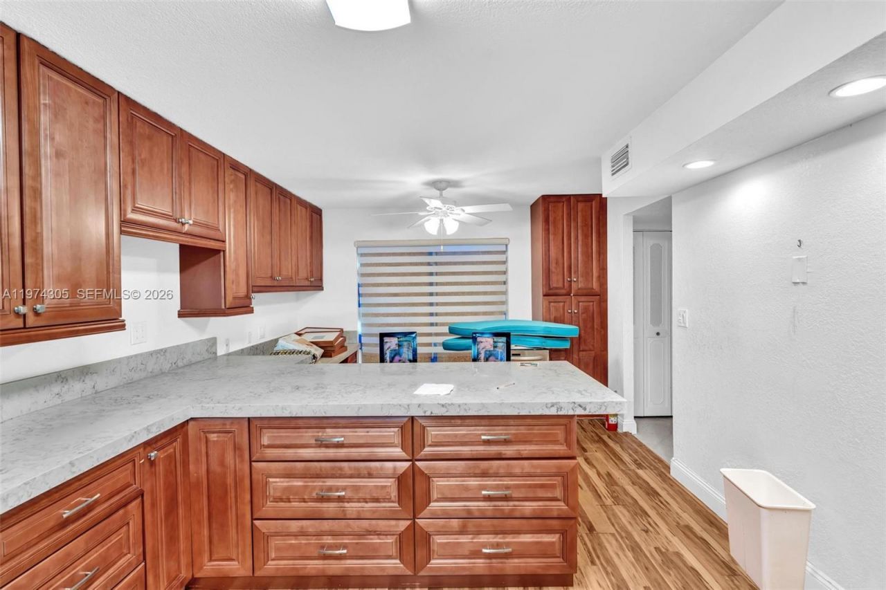 825 NE 26th Ave , Hallandale Beach, FL 33009 Photo