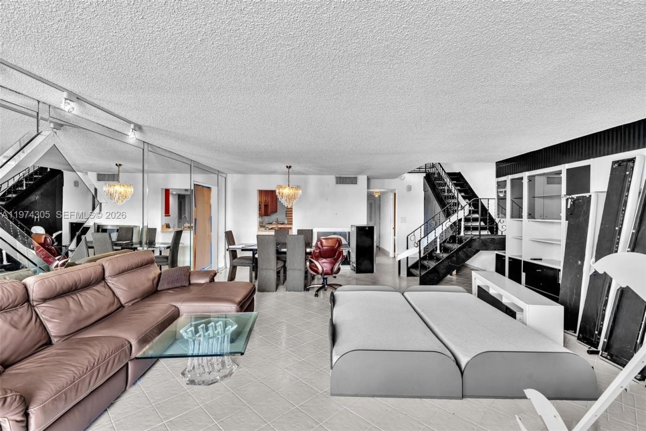 825 NE 26th Ave , Hallandale Beach, FL 33009 Photo