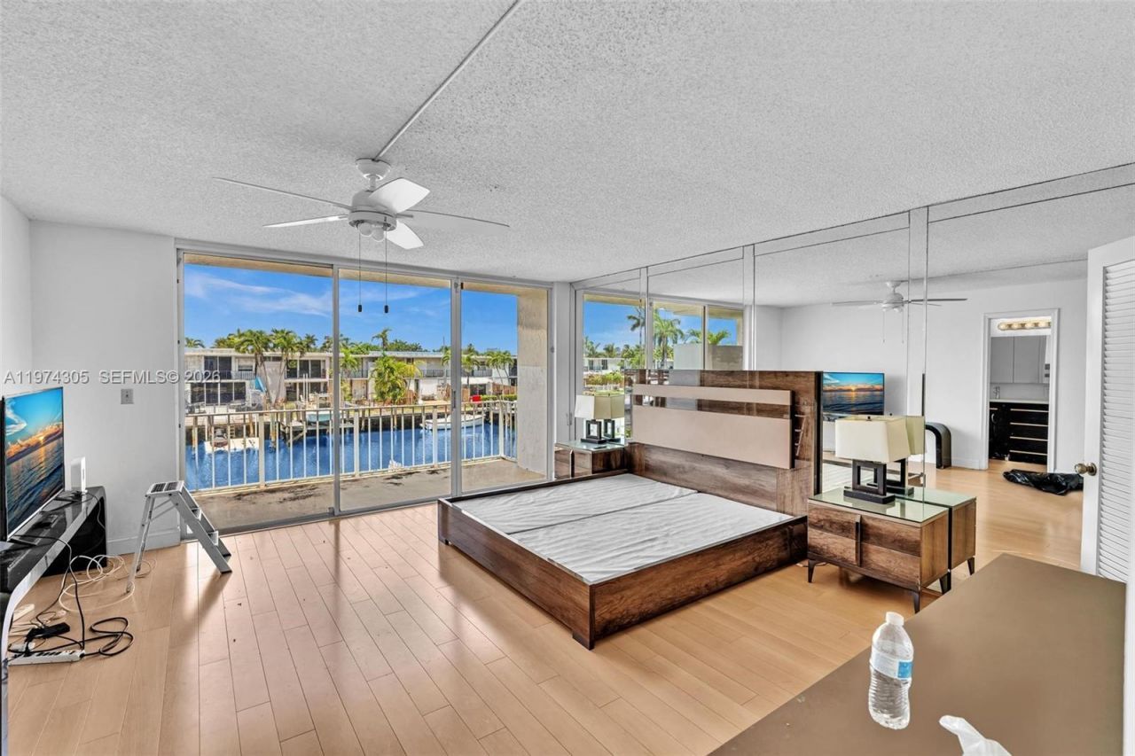 825 NE 26th Ave , Hallandale Beach, FL 33009 Photo