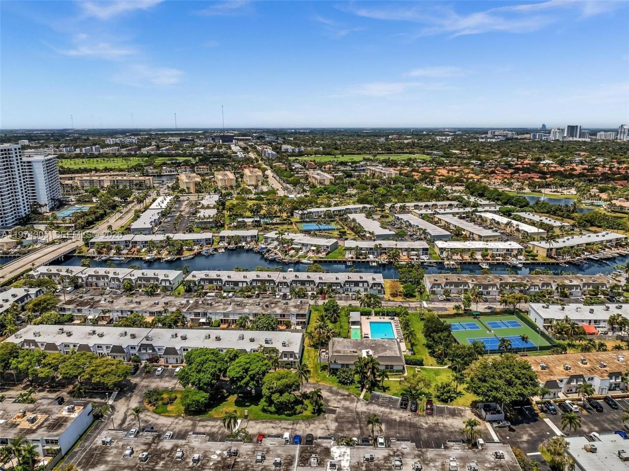 825 NE 26th Ave , Hallandale Beach, FL 33009 Photo