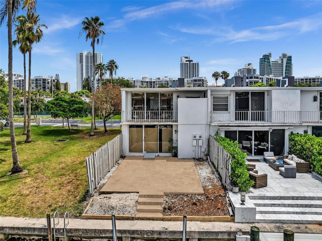 825 NE 26th Ave , Hallandale Beach, FL 33009 Photo