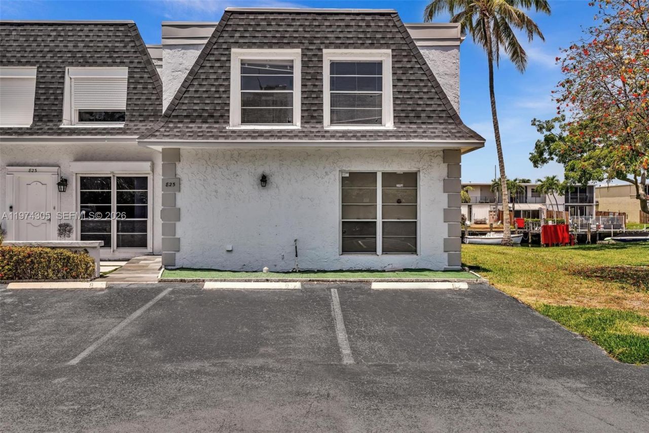 825 NE 26th Ave , Hallandale Beach, FL 33009 Photo