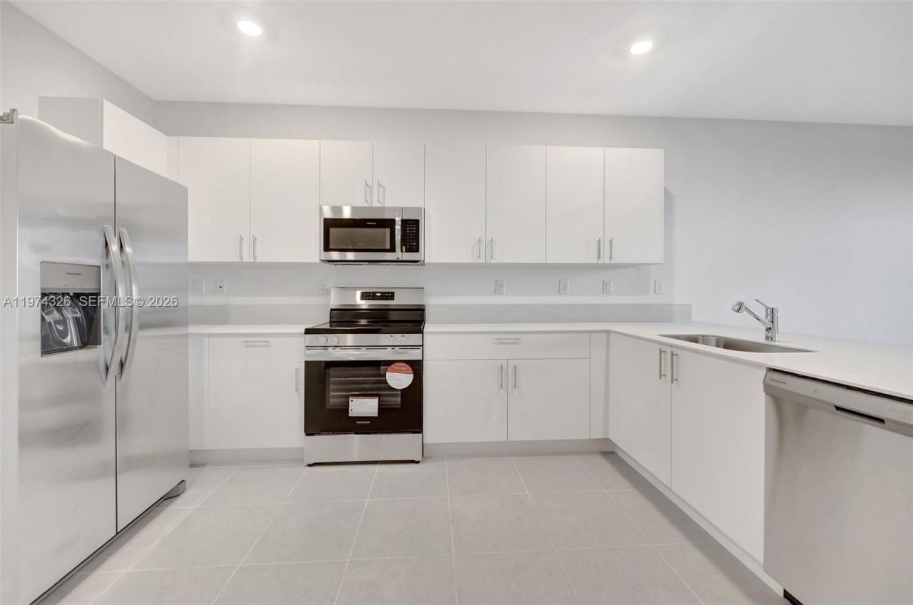 2574 SE 25 Rd, Unit 2574, Homestead, FL 33035 Photo