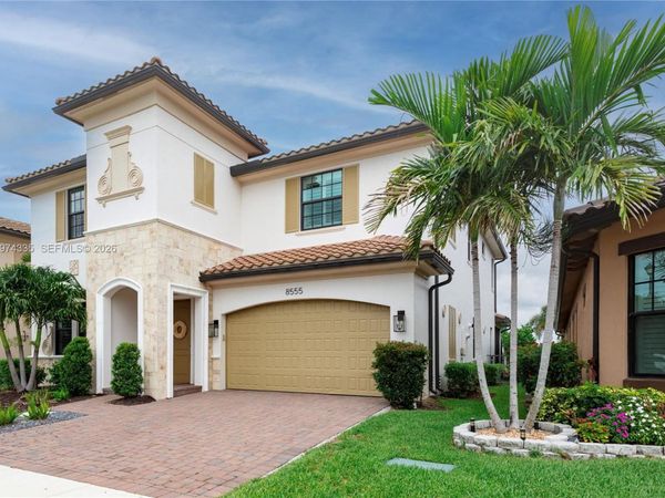 8555 E Baypoint Cir, Parkland, FL 33076