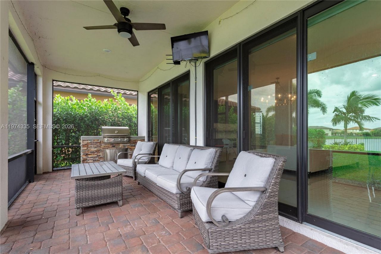 8555 E Baypoint Cir, Parkland, FL 33076 Photo