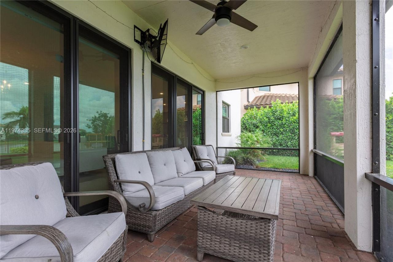 8555 E Baypoint Cir, Parkland, FL 33076 Photo