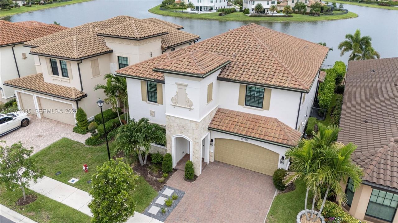 8555 E Baypoint Cir, Parkland, FL 33076 Photo