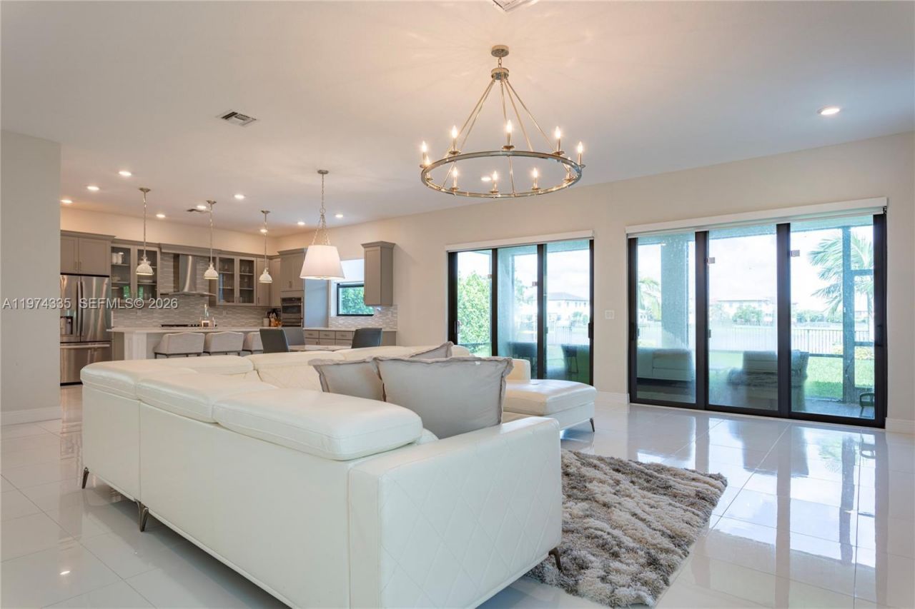 8555 E Baypoint Cir, Parkland, FL 33076 Photo