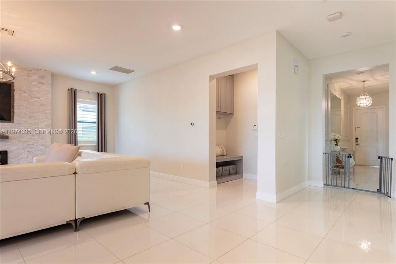 8555 E Baypoint Cir, Parkland, FL 33076 Photo