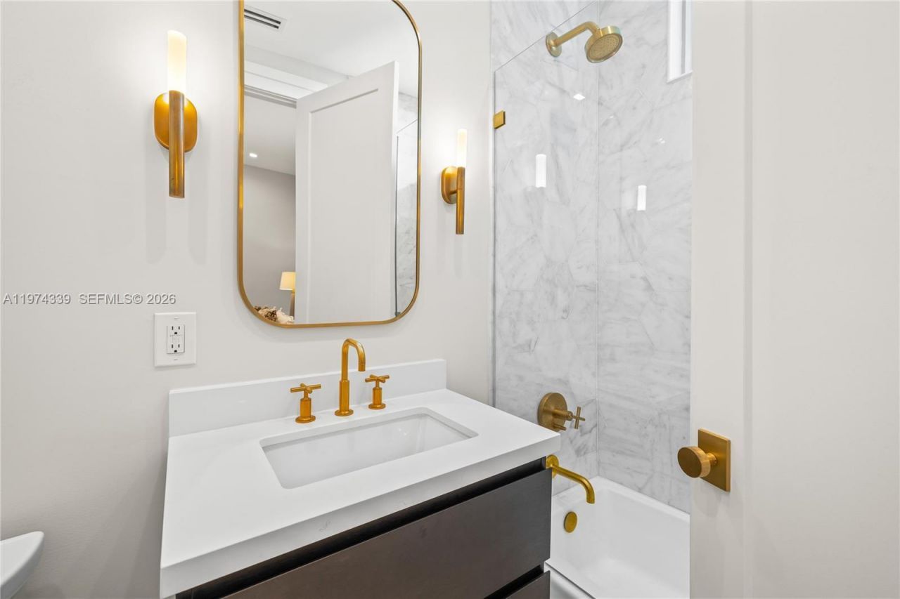 7934 West Drive, Unit 501, North Bay Village, FL 33141 Photo