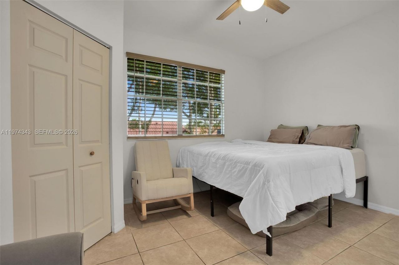 850 Sorrento Dr , Unit 1, Weston, FL 33326 Photo