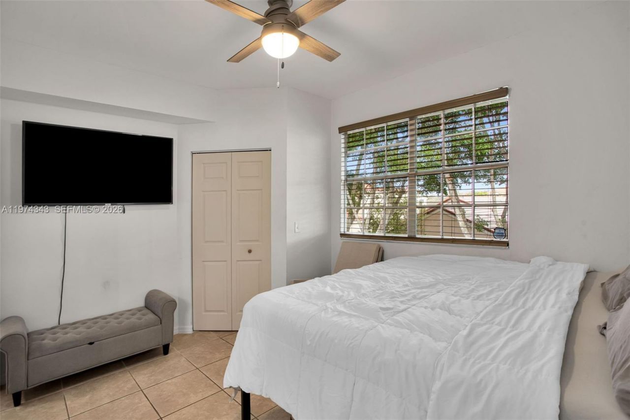 850 Sorrento Dr , Unit 1, Weston, FL 33326 Photo