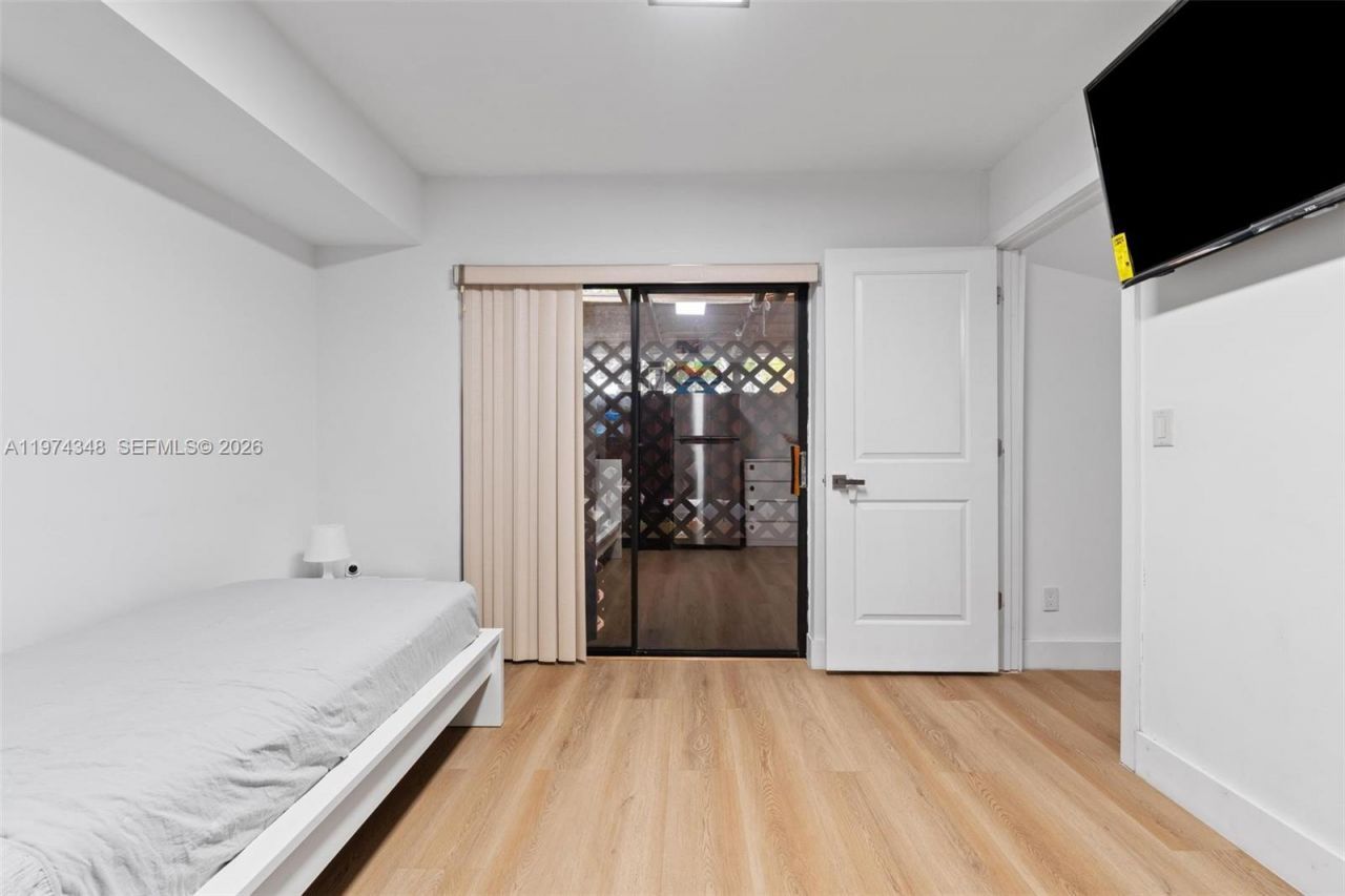 806 SW 119th Way, Davie, FL 33325 Photo