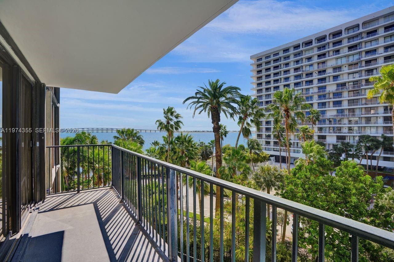 1450 Brickell Bay Dr , Unit 503, Miami, FL 33131 Photo