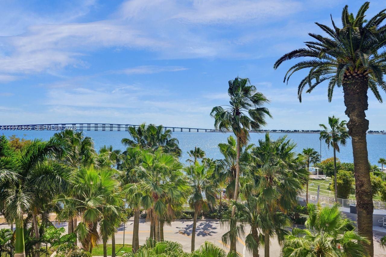 1450 Brickell Bay Dr , Unit 503, Miami, FL 33131 Photo