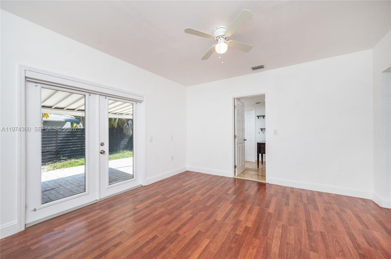 7027 Trouville Esplanade, Miami Beach, FL 33141 Photo