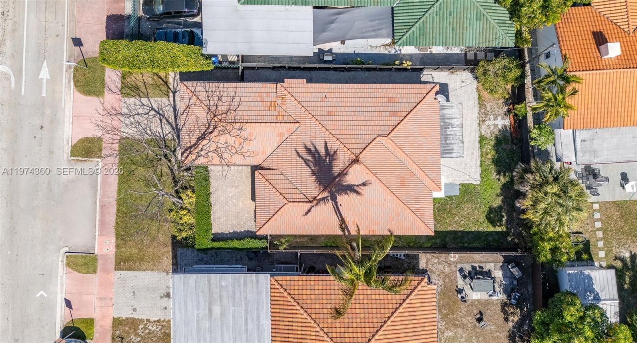 7027 Trouville Esplanade, Miami Beach, FL 33141 Photo