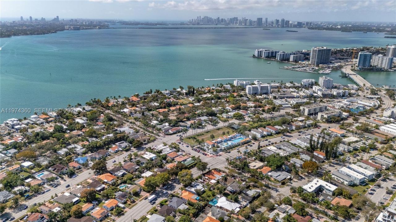 7027 Trouville Esplanade, Miami Beach, FL 33141 Photo