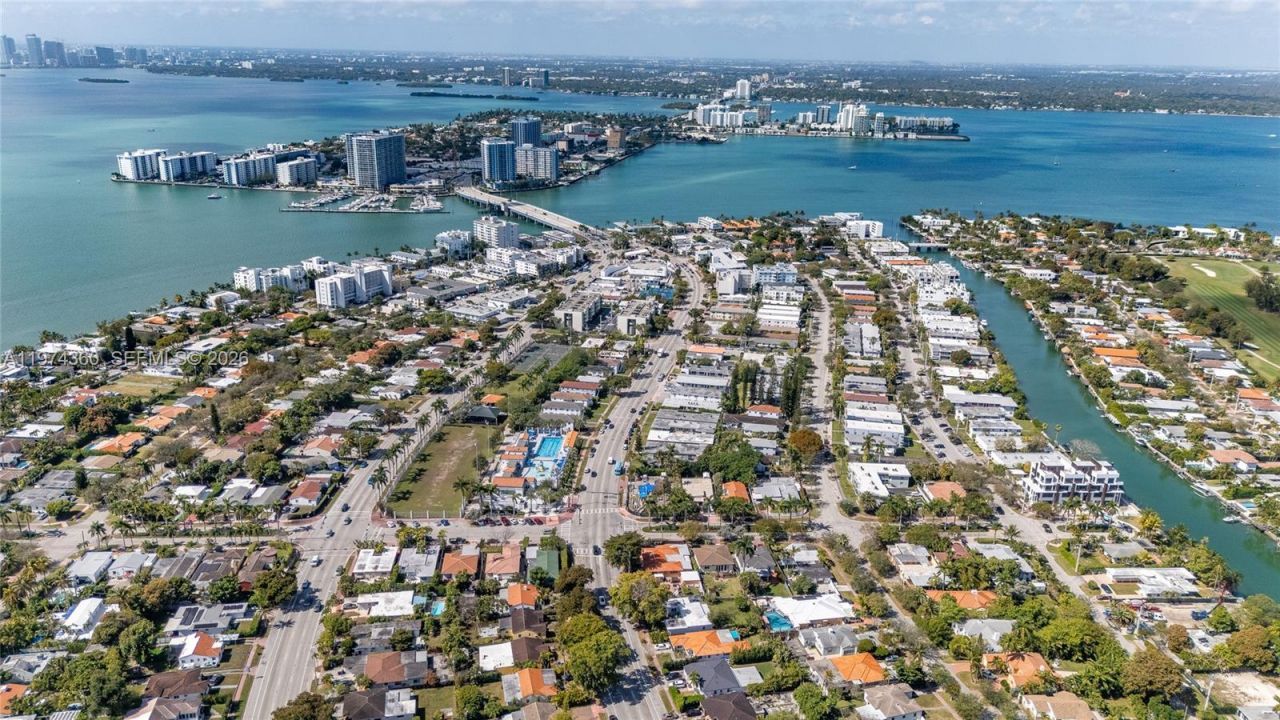 7027 Trouville Esplanade, Miami Beach, FL 33141 Photo