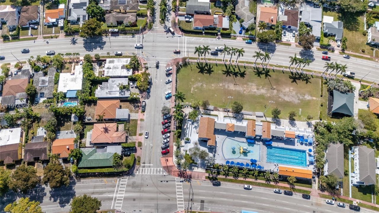 7027 Trouville Esplanade, Miami Beach, FL 33141 Photo