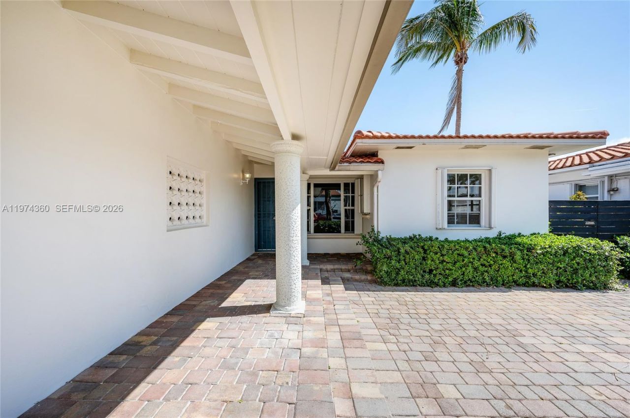 7027 Trouville Esplanade, Miami Beach, FL 33141 Photo