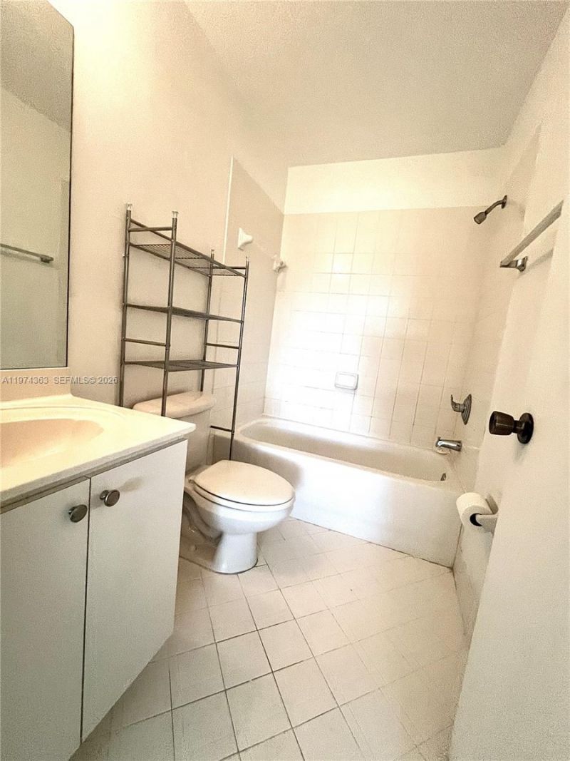 930 NE 33rd Terr , Unit 203, Homestead, FL 33033 Photo