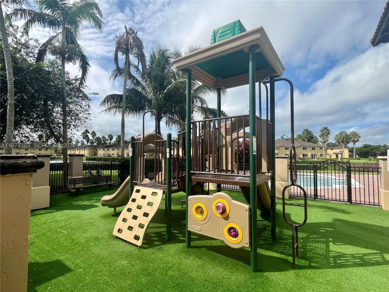 930 NE 33rd Terr , Unit 203, Homestead, FL 33033 Photo