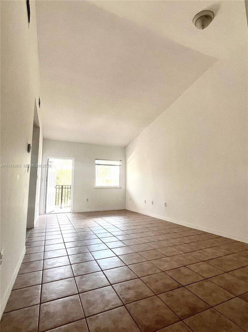 930 NE 33rd Terr , Unit 203, Homestead, FL 33033 Photo