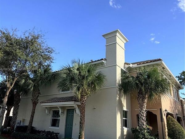 2970 N St John Dr, Cooper City, FL 33024