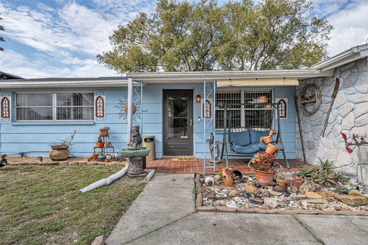 1131 Royalwood Drive , Holiday, FL 34690 Photo