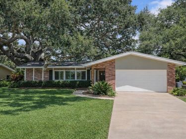 2353 DEMARET DRIVE, DUNEDIN, FL 34698