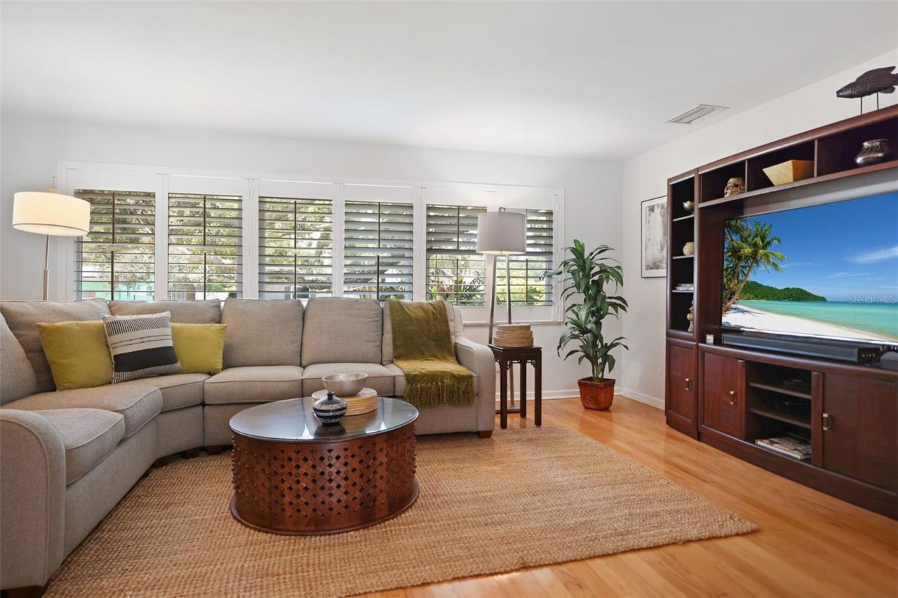 2353 Demaret Drive , Dunedin, FL 34698 Photo