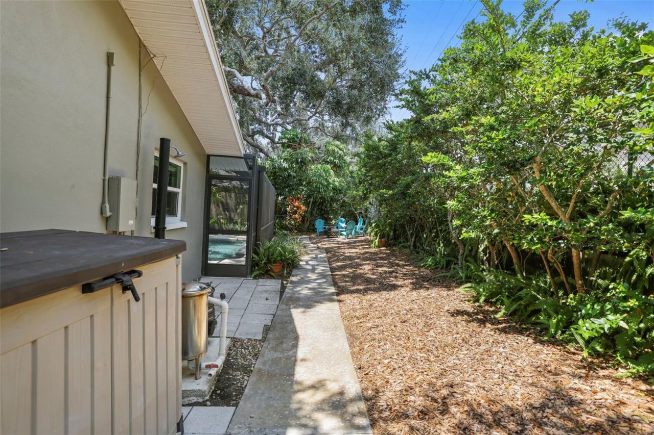 2353 Demaret Drive , Dunedin, FL 34698 Photo