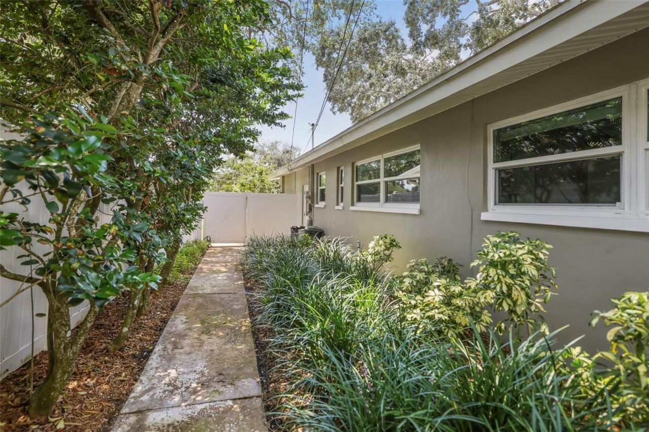 2353 Demaret Drive , Dunedin, FL 34698 Photo